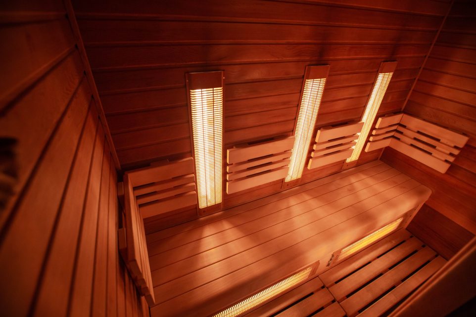 infrared sauna vs tradtional sauna